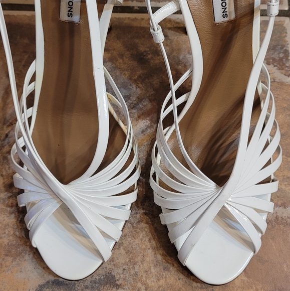 🤑SOLD🤑TABITHA SIMMONS’S WHITE HEELS SANDALS - Picture 10 of 16